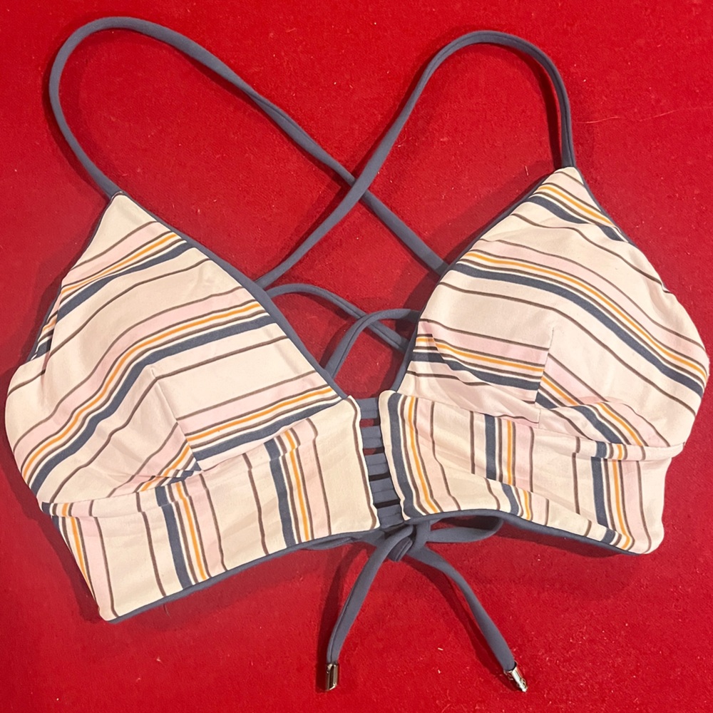 Bikini - Picture 5 of 7
